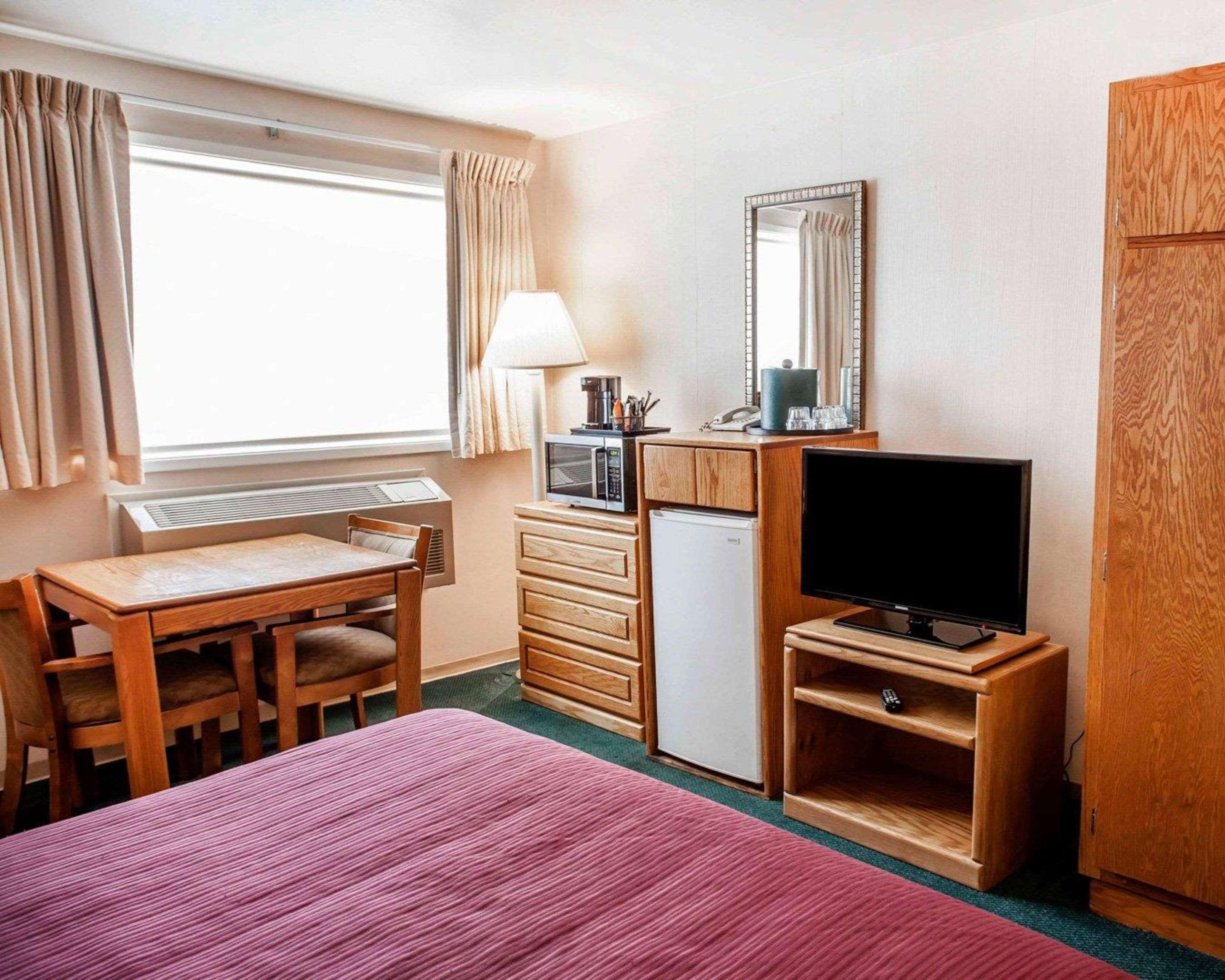 Quality Inn & Suites Bremerton Near Naval Shipyard Esterno foto