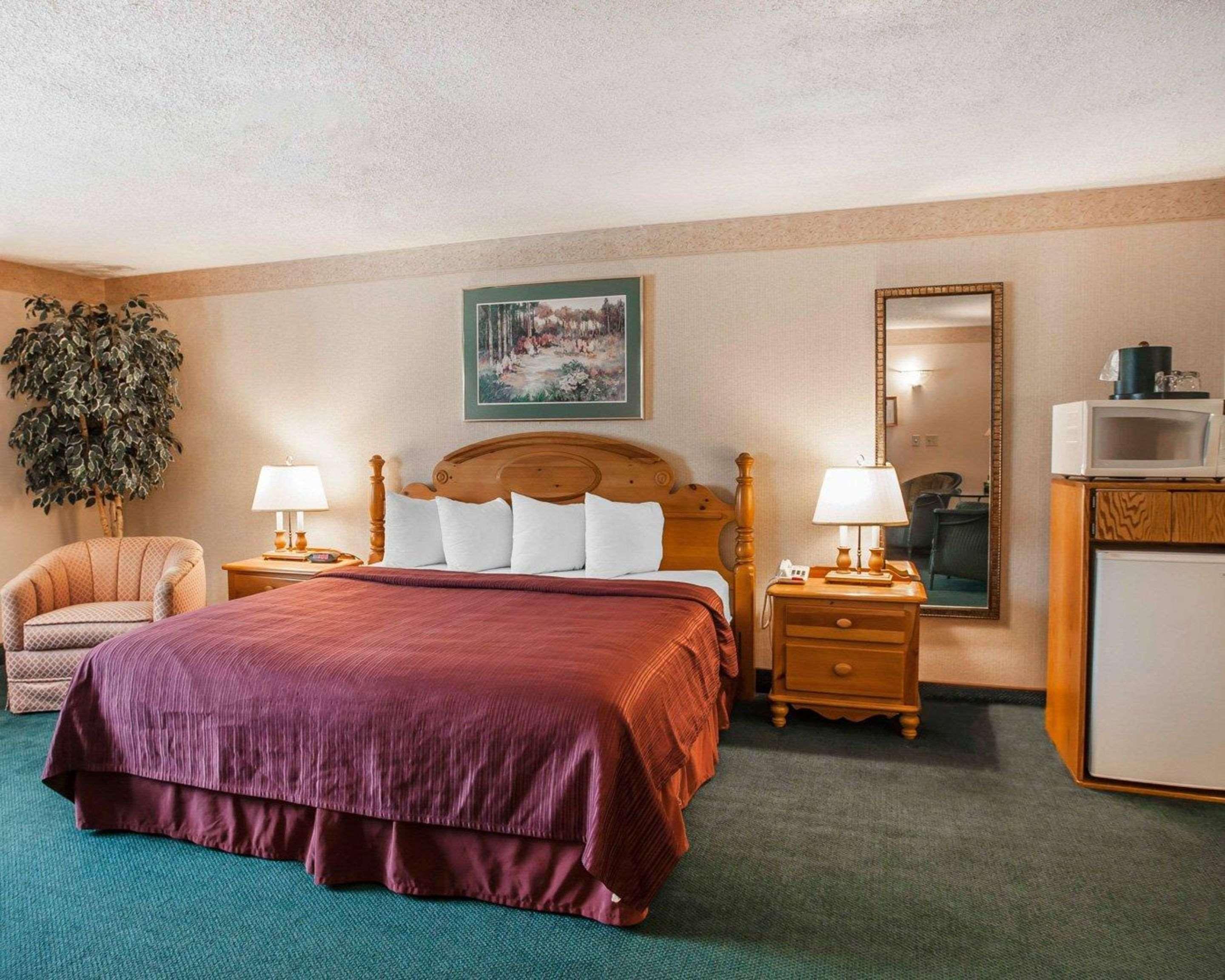 Quality Inn & Suites Bremerton Near Naval Shipyard Esterno foto