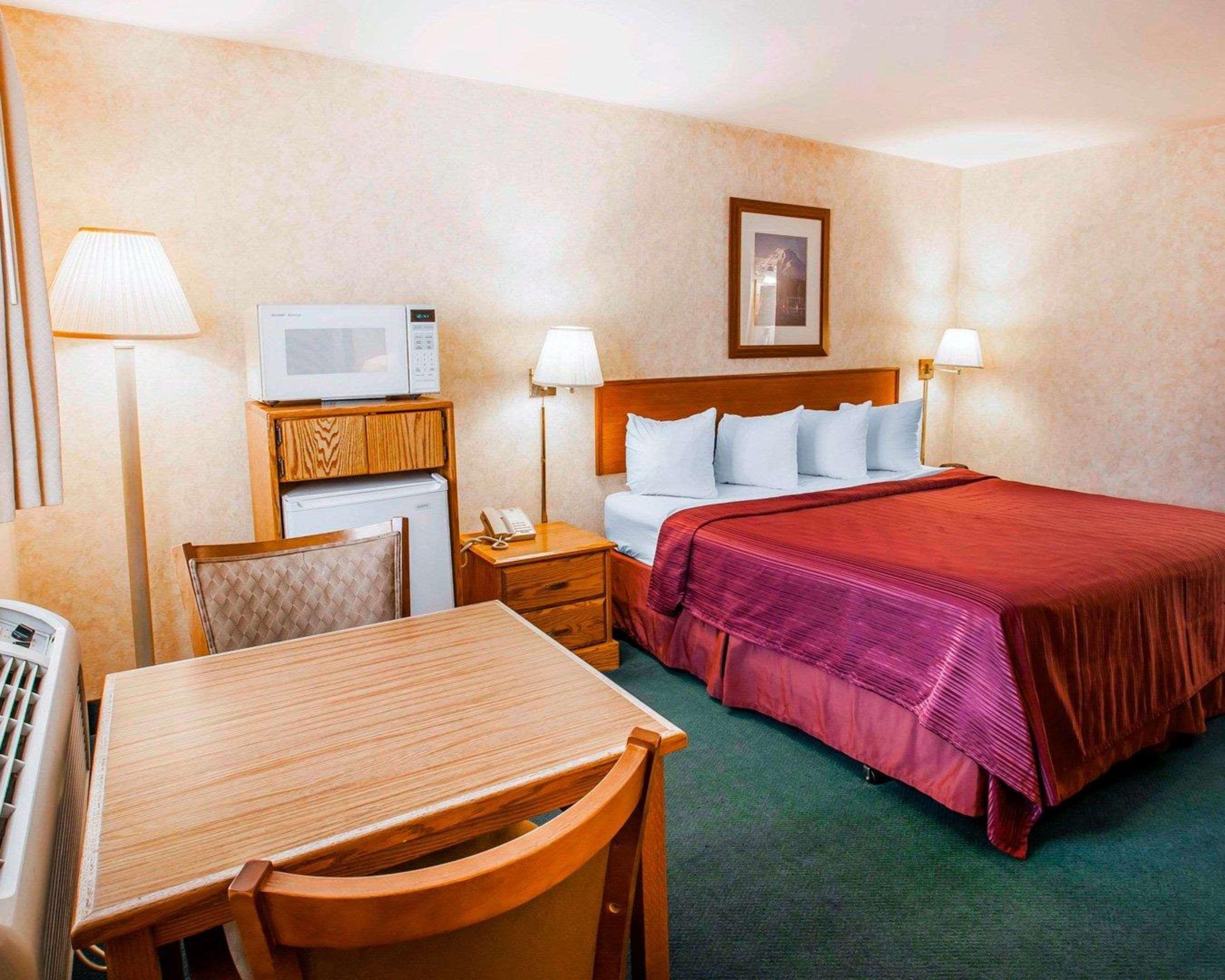 Quality Inn & Suites Bremerton Near Naval Shipyard Esterno foto