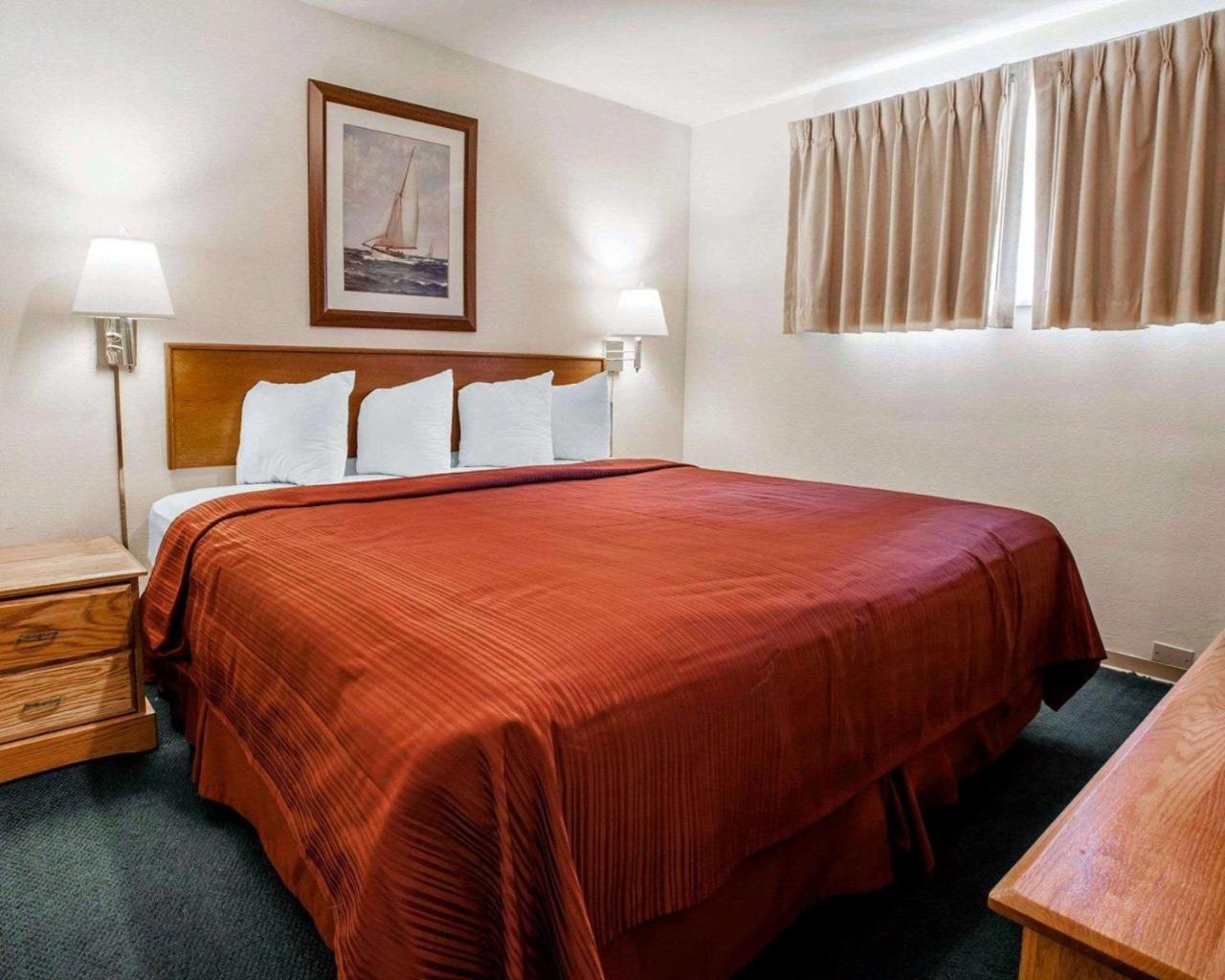 Quality Inn & Suites Bremerton Near Naval Shipyard Esterno foto